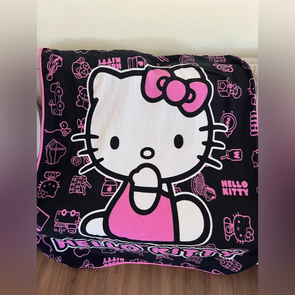 Hello Kitty blanket
